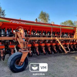 SEMBRADORA FERCAM F 440, AÑO 2009, 27 SURCOS A 26 CM, O 14 SURCOS A 52 CM, A PLACA O CHORRILLO, CHEVRON PARA GRANOS FINOS, FERTILIZACIÓN SIMPLE EN LA LÍNEA, MONITOR AGROTAX AG2500, TIENE KIT DE GRANO GRUESO PARA SEMBRAR GARBANZO, VARIAS PLACAS DE SOJA Y MAIZ