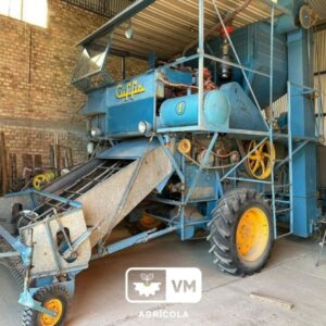 COSECHADORA MANICERA CUFFIA, AÑO 1979, MOTOR PERKINS 6305, GRANELERA DE 3 CILINDROS,4 TURBINAS TIPO JOHN DEERE PARA LA LIMPIEZA, ZARANDA, NORIA Y BATEA DE MAYOR CAPACIDAD, DIRECCIÓN HIDRÁULICA, RECOLECTOR DE 2 MTS
