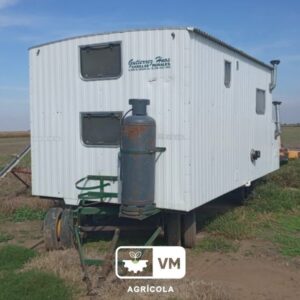 CASILLA RURAL GUTIERREZ, 2 CAMAS, CON BOMBA, TERMOTANQUE, PANTALLA SOLAR, HELADERA Y COCINA